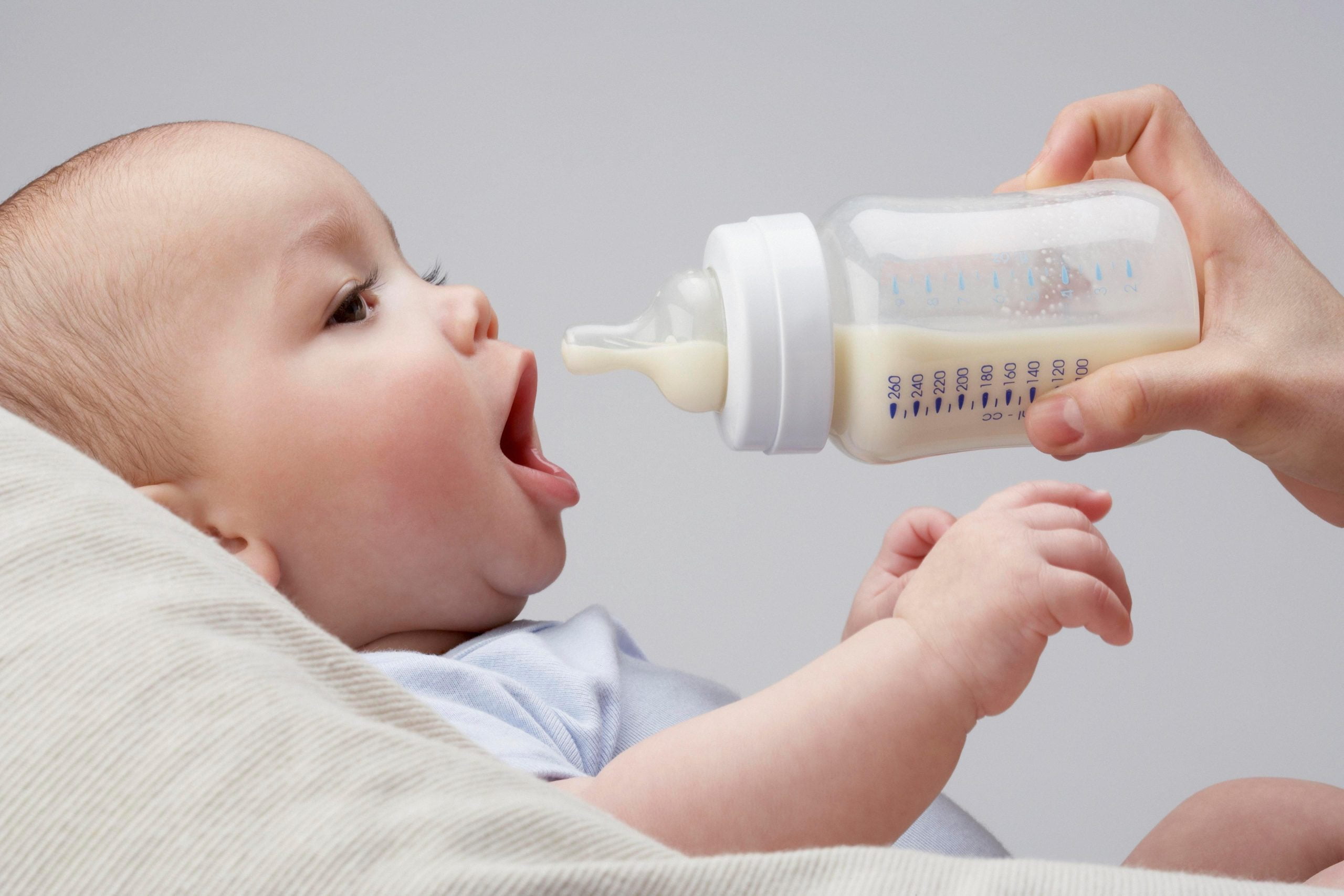 Anne sütü bebekte aşı etkisi oluşturuyor #4