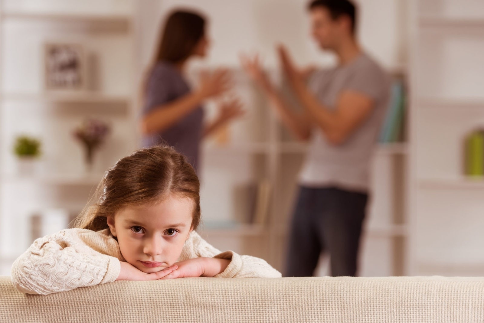 Evdeki stres arttı, çocuklar ebeveyn kavgalarının gizli mağduru #1