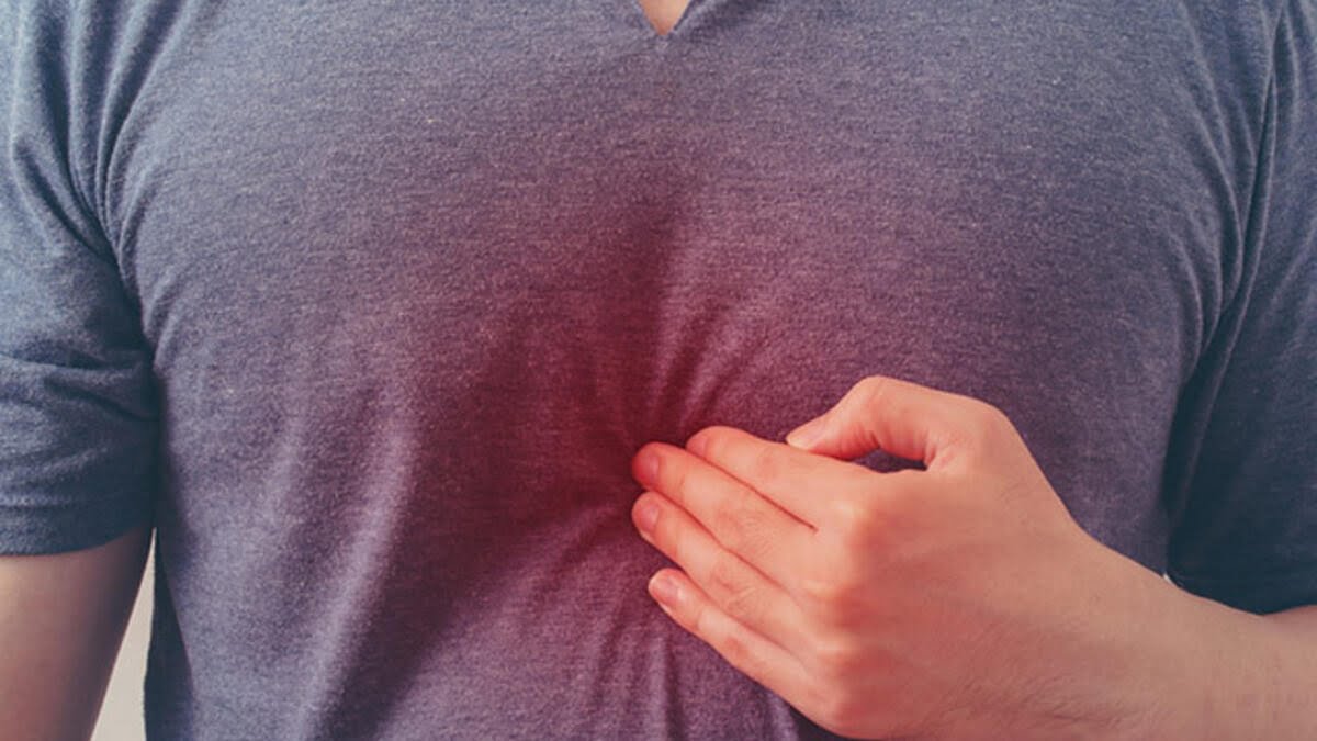Geçmeyen şişkinlik hissi mide kanseri belirtisi olabilir #2