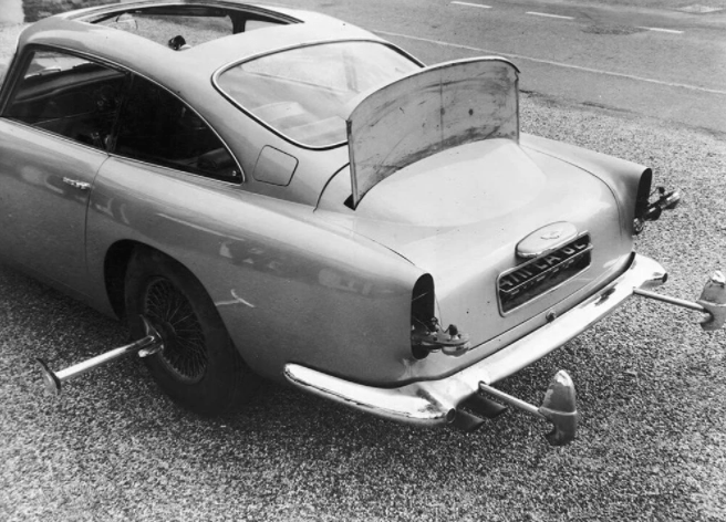 James Bond filminde kullanılan otomobil 25 yıl sonra bulundu #1