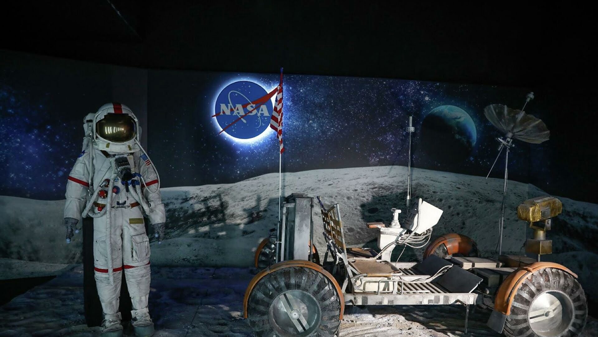 NASA uzay sergisi ziyaretçilerine kapılarını açtı #2