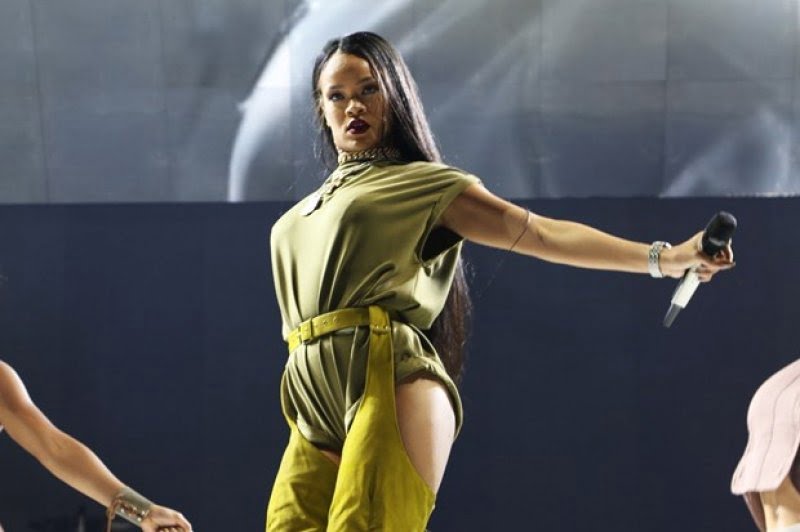 Rihanna’dan yeni albüm yanıtı #1
